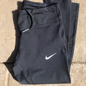 NIKE cropped leggings
